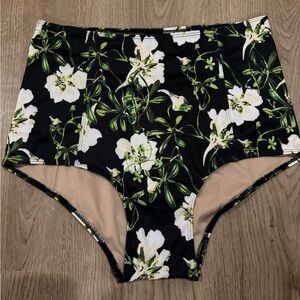 Kortni jeane black floral S RHW